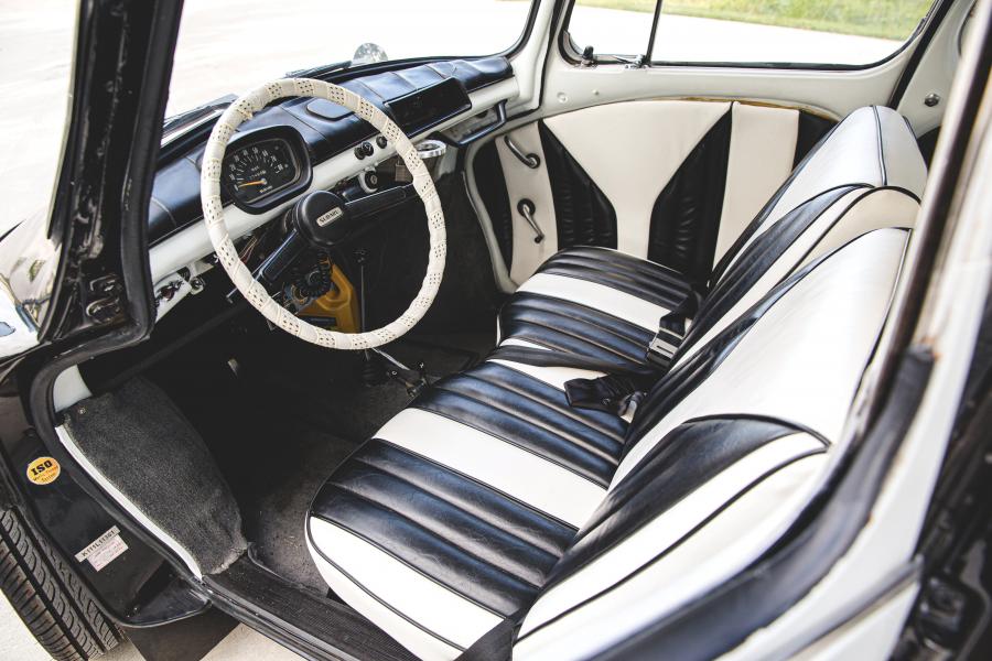 Интерьер Subaru 360 Police Car 1970 года  (фото 3 из 39)